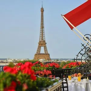 Otel Plaza Athenee - Dorchester Collection Paris